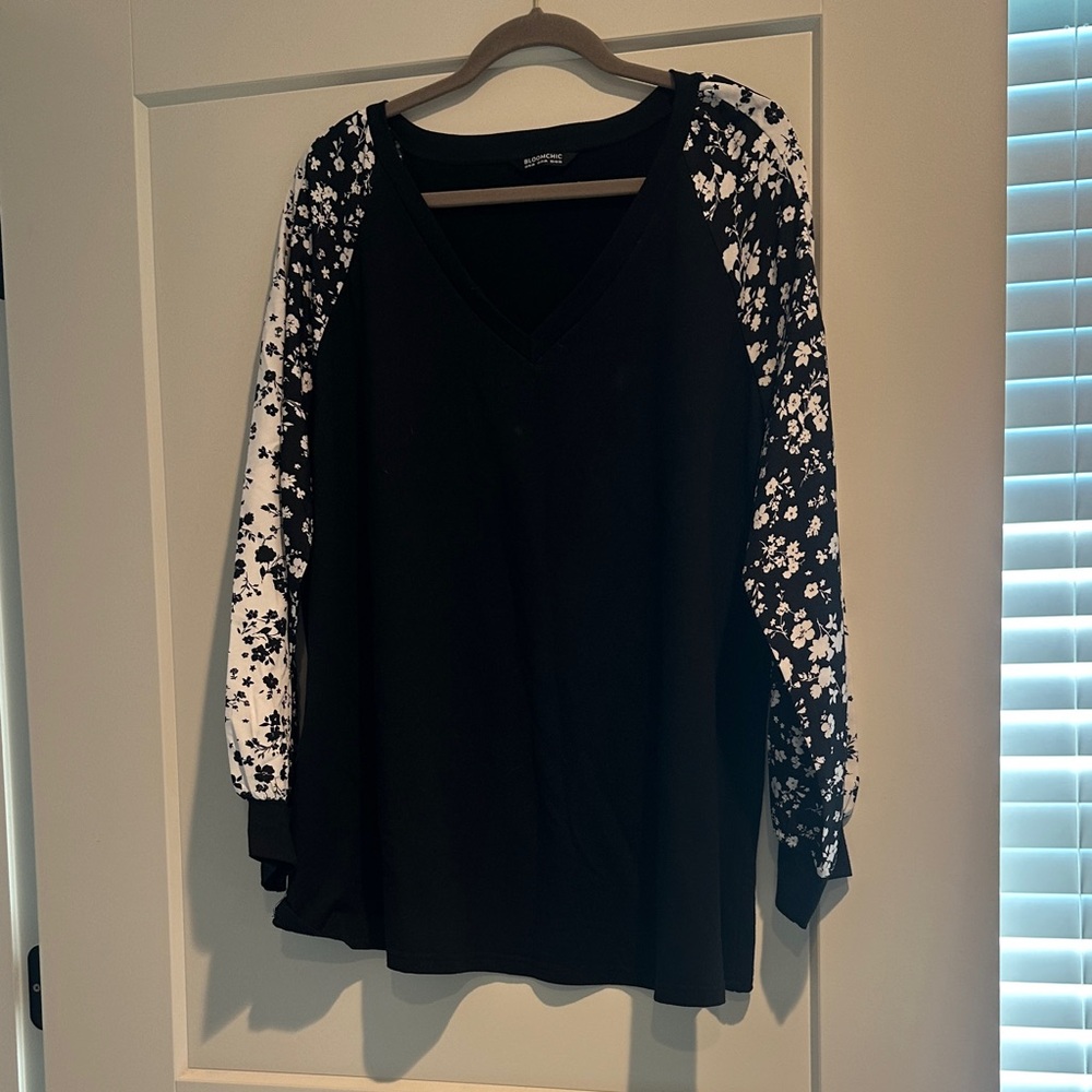 Bloomchic Black and White Floral Sleeve Blouse